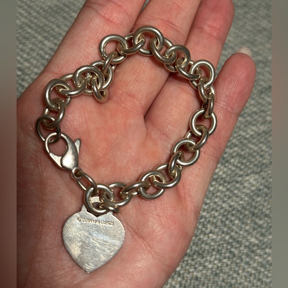 Tiffany & Co. Silver return to Tiffany heart bracelet - Picture 6 of 9